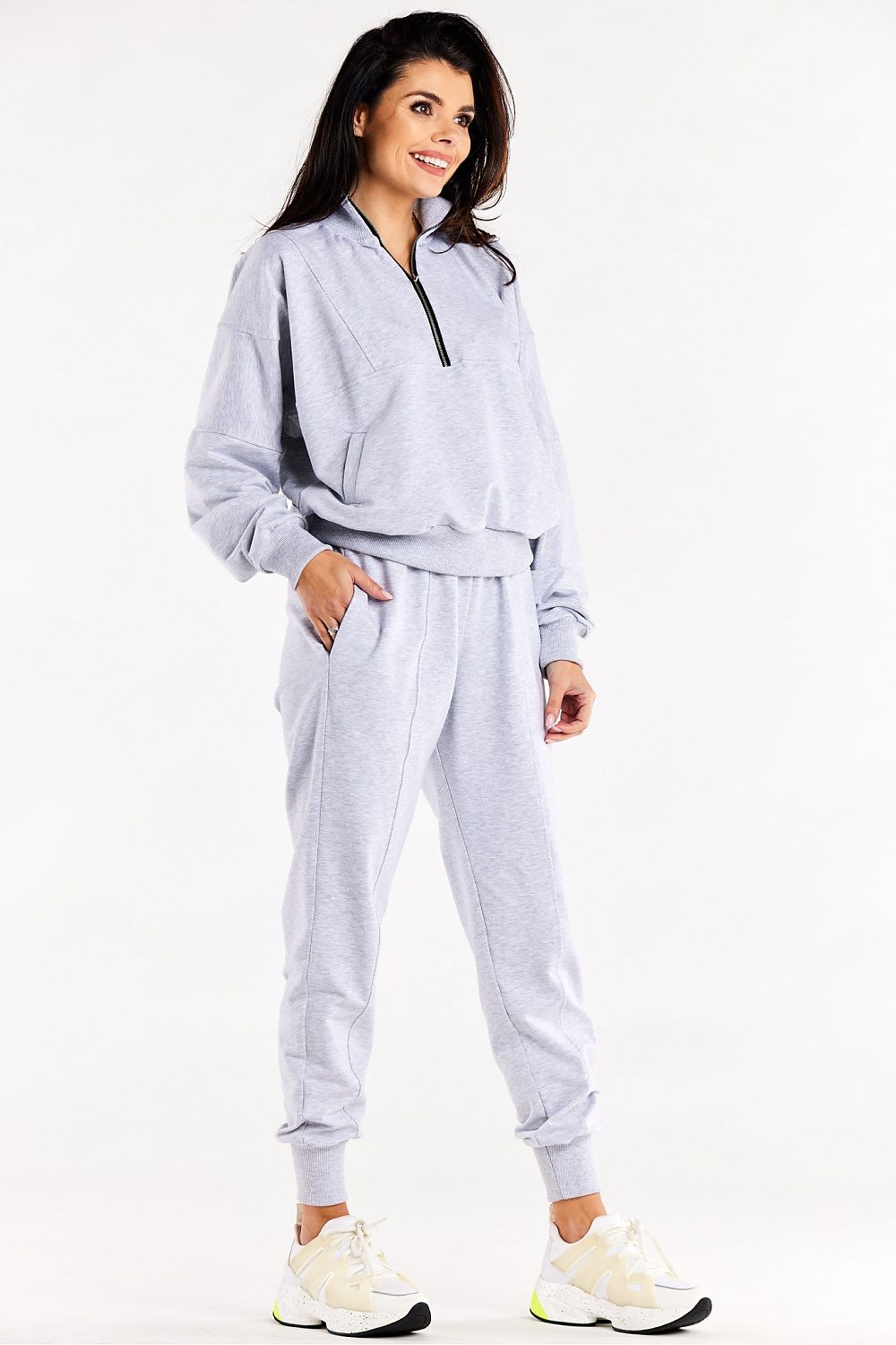  Sportanzug Hosen model 188049 Infinite You 