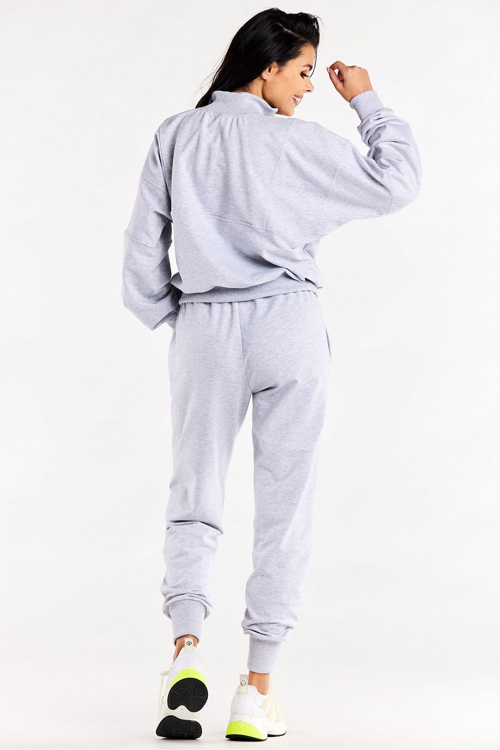  Sportanzug Hosen model 188049 Infinite You 
