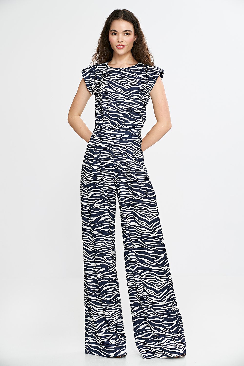  Overall model 210073 Nife 