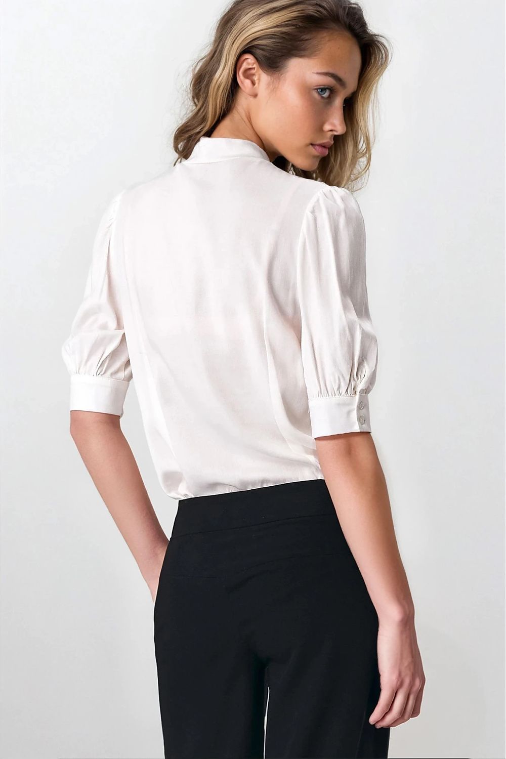  Bluse model 216912 Nife 