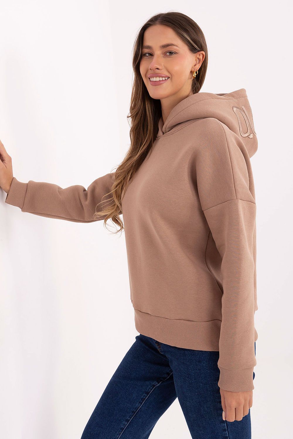  Sweater model 220404 Relevance 