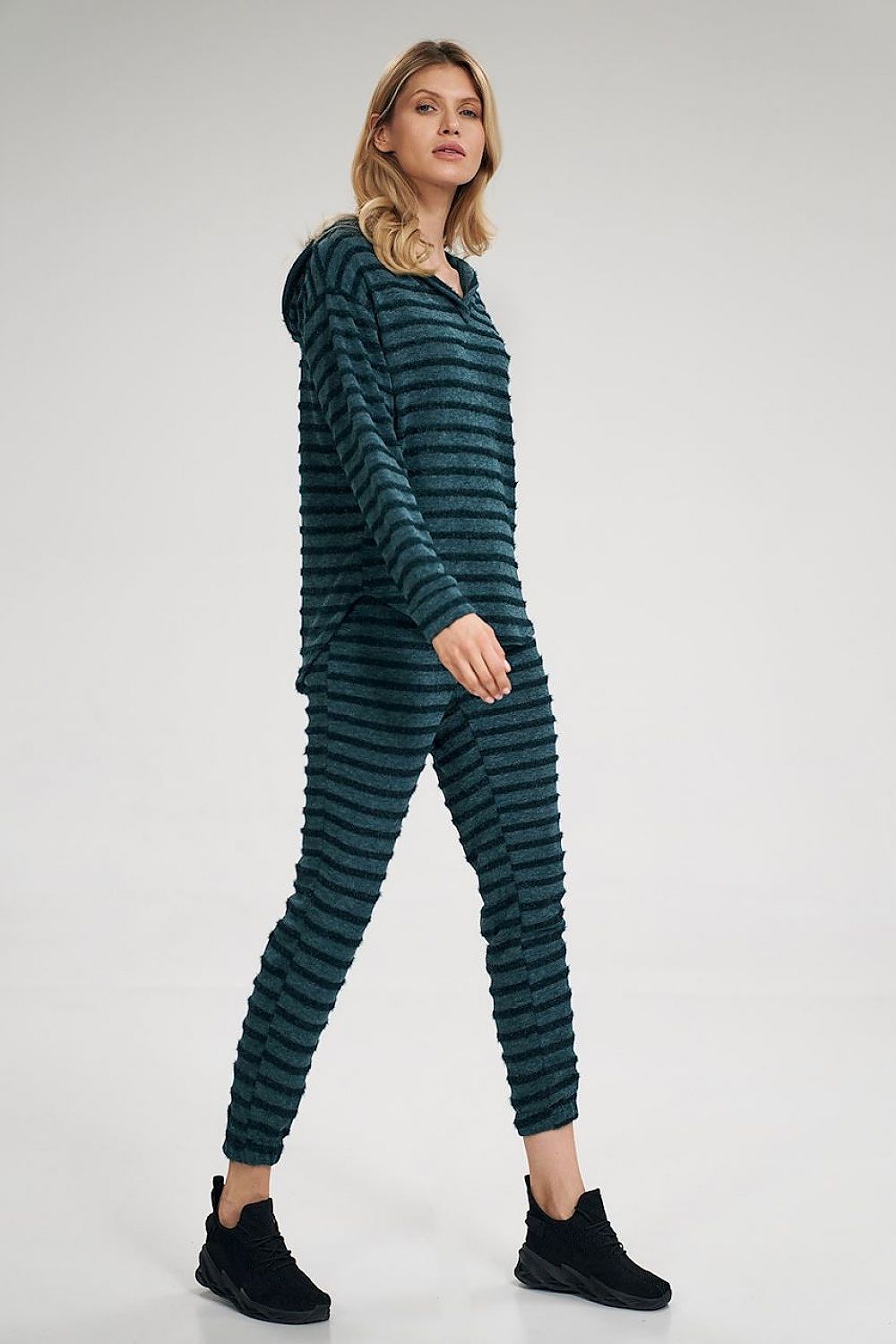  Sweater model 162302 Figl 